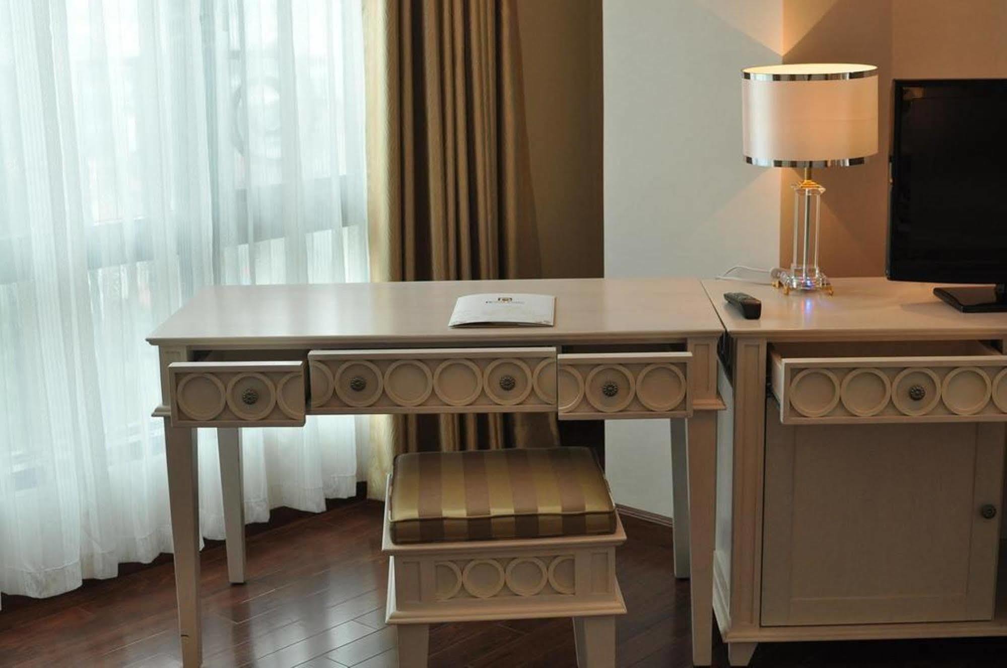 Royal Gate Hotel Ханой Экстерьер фото