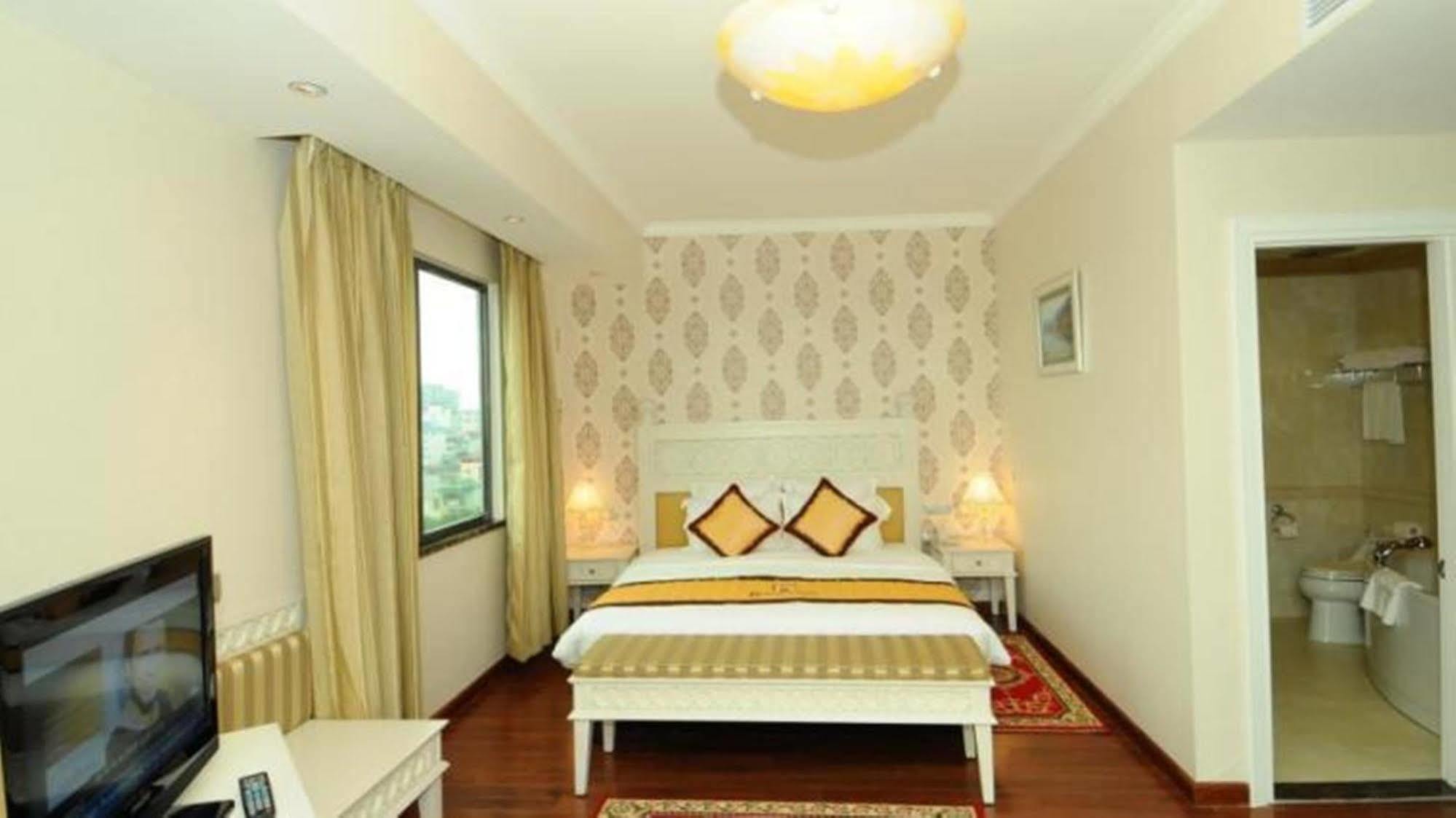 Royal Gate Hotel Ханой Экстерьер фото
