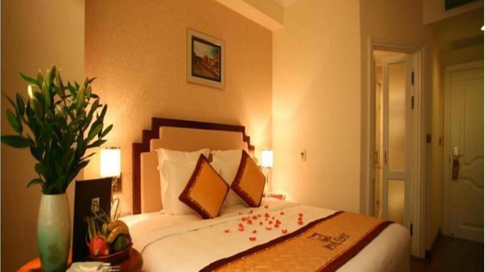 Royal Gate Hotel Ханой Номер фото